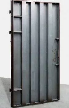 Толщина металлической двери 1